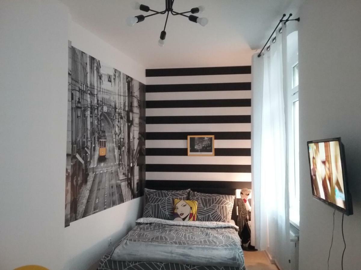 Art - Modern / Old Town - Apartment